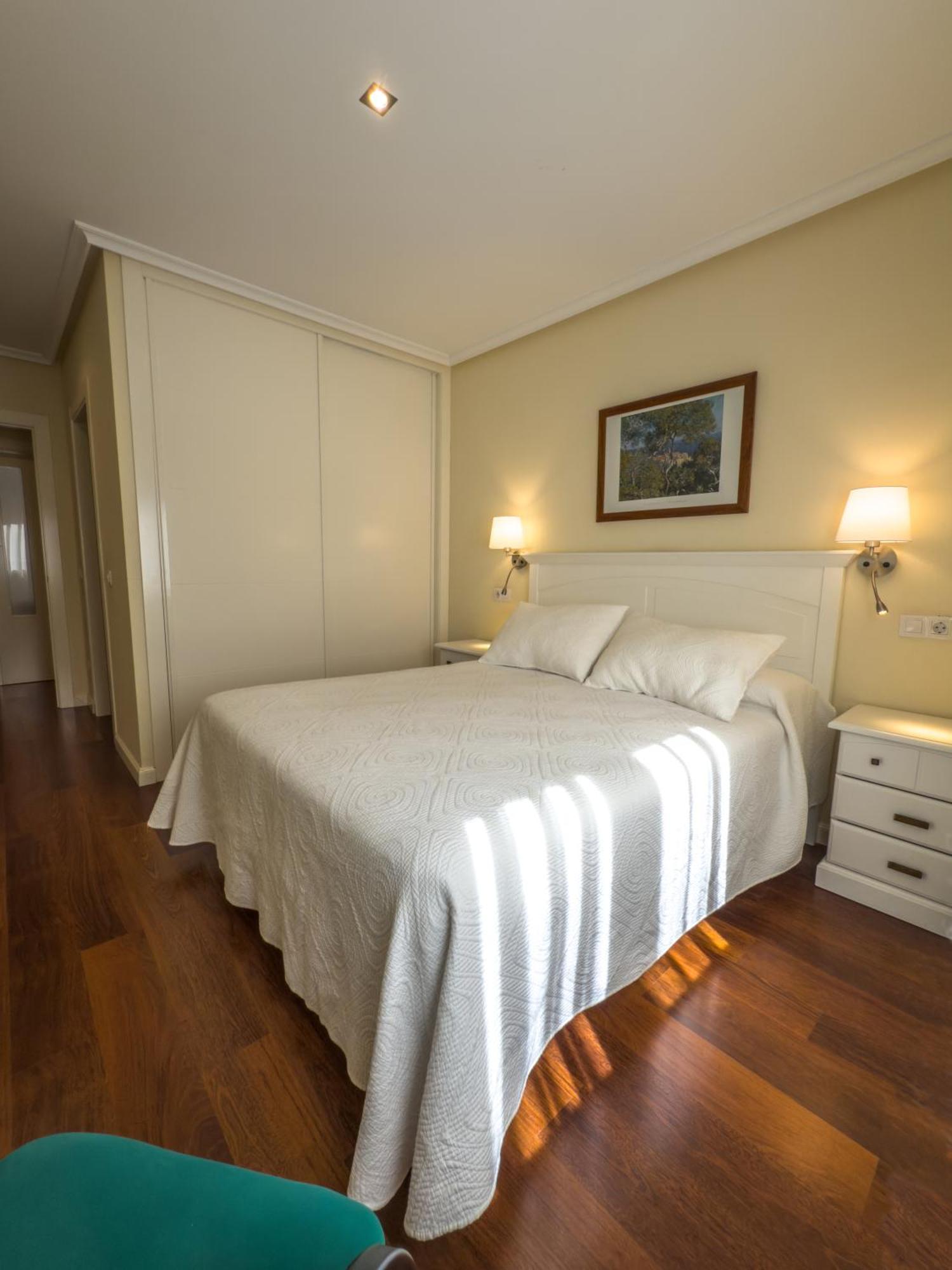 Apartamentos Verdemar Llanes Eksteriør billede